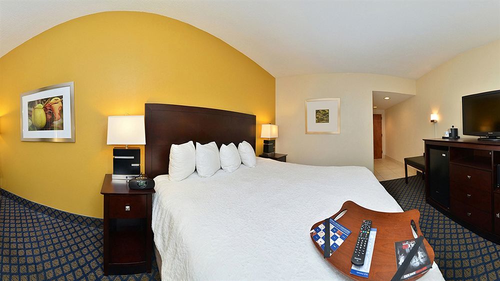 Hampton Inn Petersburg-Fort Gregg Adams Eksteriør bilde