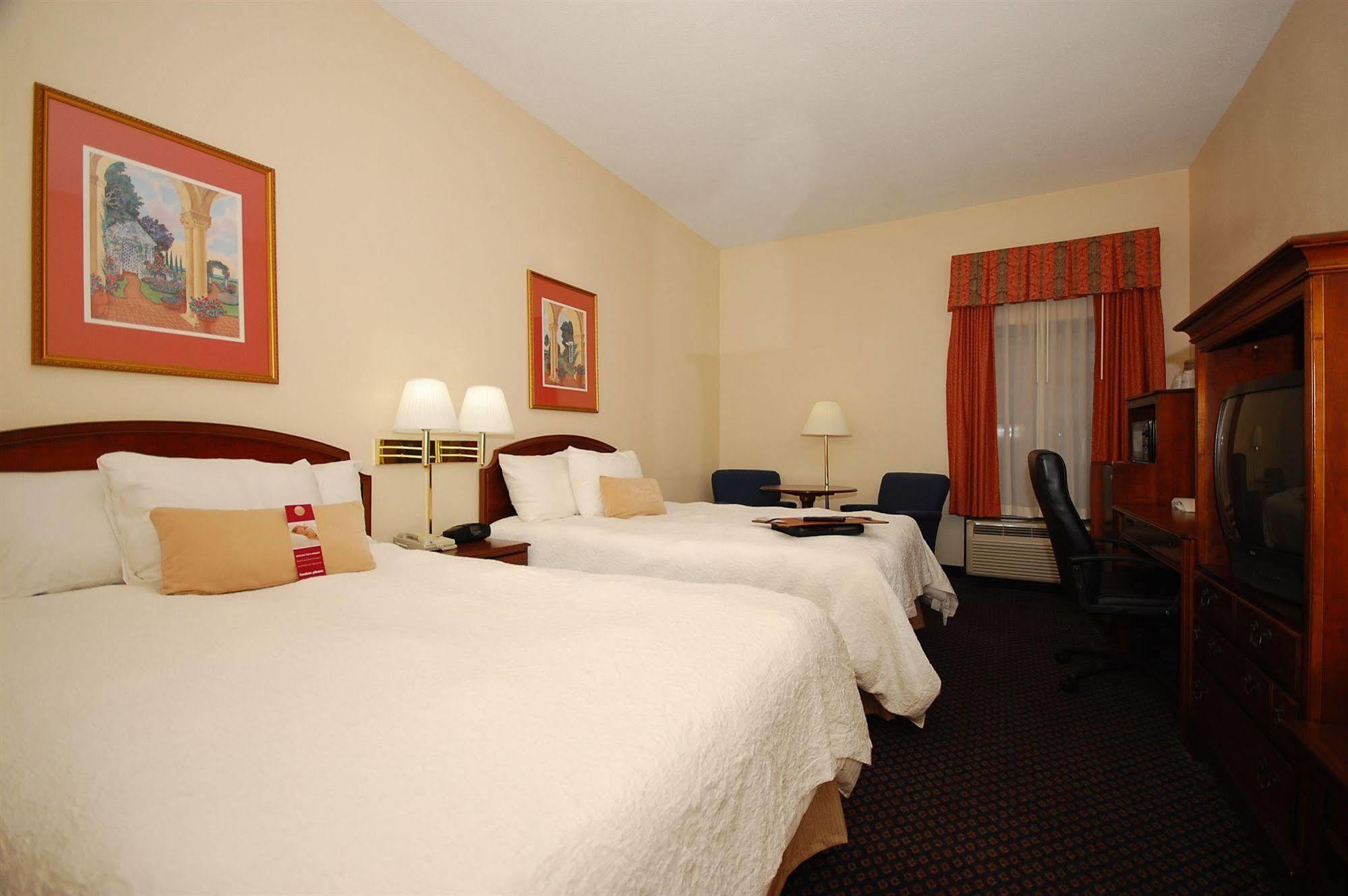 Hampton Inn Petersburg-Fort Gregg Adams Eksteriør bilde